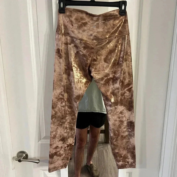 351 Lululemon High Waisted Leggings Size 8 Color Brown Tan - Picture 6 of 6